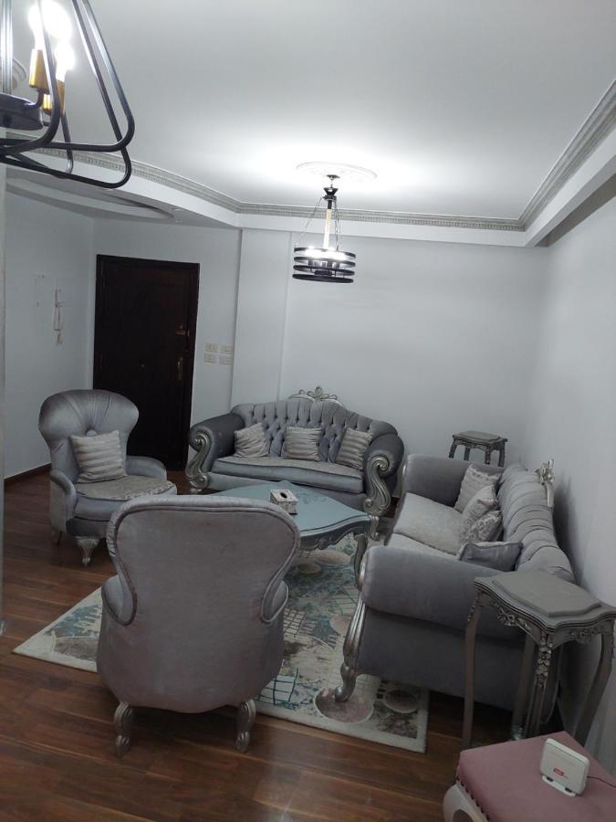 El Rehab Cozy 3 Bedrooms Apartment *