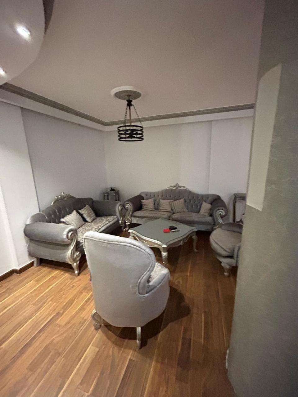 El Rehab Cozy 3 Bedrooms Apartment *